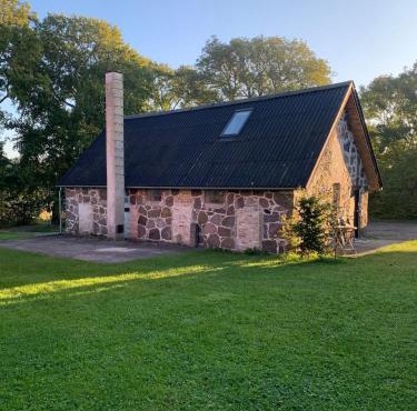 Stone house with direct access to Haraldsted Lake