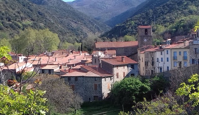 Stone loft panoramic mountain views