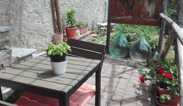 Stone Rustico with garden in ancient village, Tuscany Exclusive whirlpool
