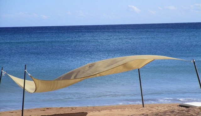 STONE'S THROW BEACH STUDIO - next to the Sea