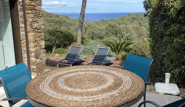 STONE VILLA SEA VIEW GAOU BENAT WIFI AIR CONDITIONING ACCES PLAGE DES CIGALES
