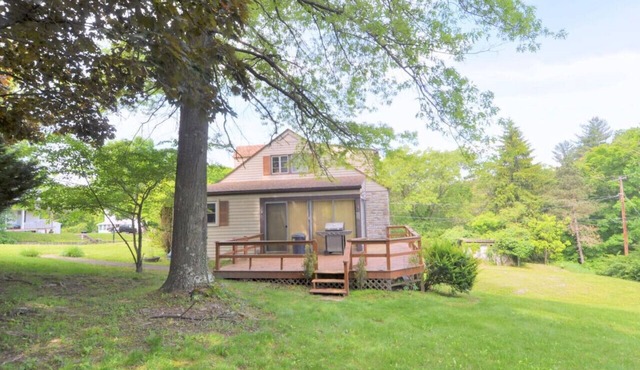 Stonehedge - 3 BR Cottage