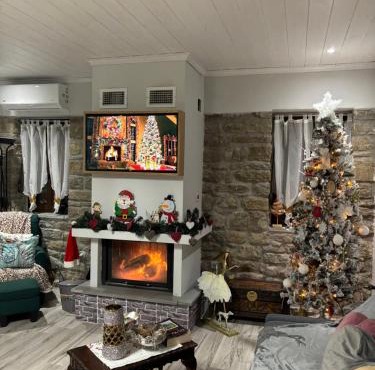 Stonehouse Karidis