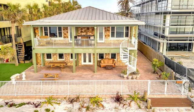Stones Throw Beachside Bungalow 2 AT THE Beach