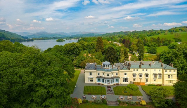 Storrs Hall Hotel