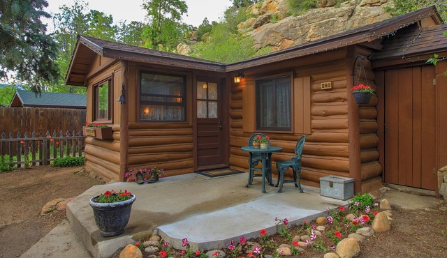 Storybook Redemption Cabin - Best of Cozy Colorado Mountain Cabins - Prime Loc