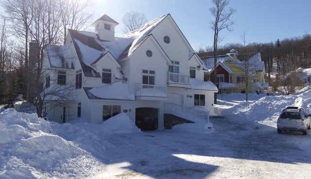 Stratton Mountain Resort Solstice Luxury 5 bedroom Ski-In/Out Vacation Home