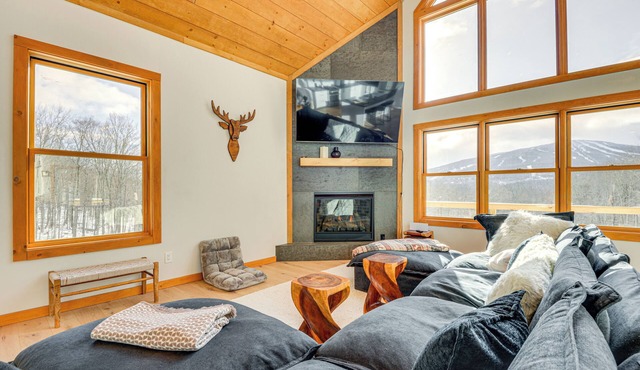 Stratton Mtn Ski Chalet w/Giant Views in Winhall