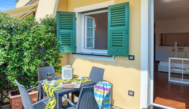 Strawberry - Charming little apartment with panoramic terrace in Levanto, Cinque Terre