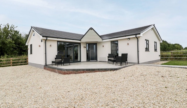 STRAWBERRY STABLES, with a garden in Congresbury
