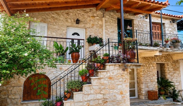 Strefi Kalamata Traditional cottage by elite