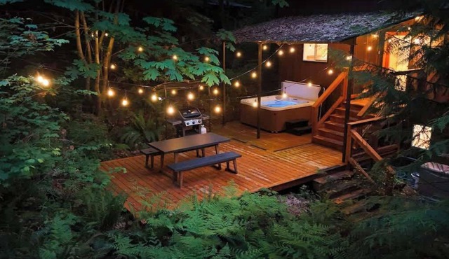 String Lights & Hot Tub -Cabin Near Mt Baker