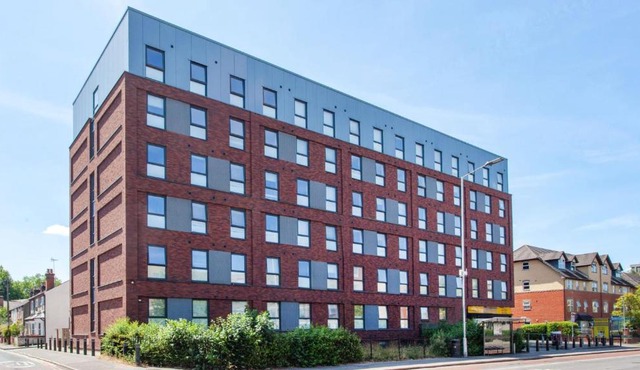 Students Only - Berkshire House in Reading