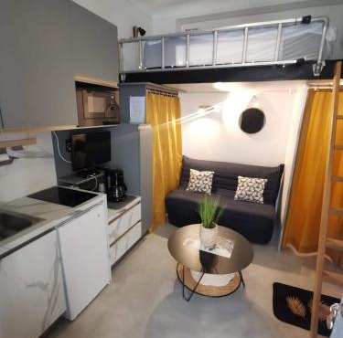 Studette "La Fourmi" proche centre et plage