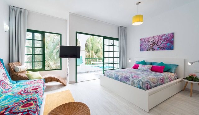 Studio 300 meters from the beach. Free WIFI