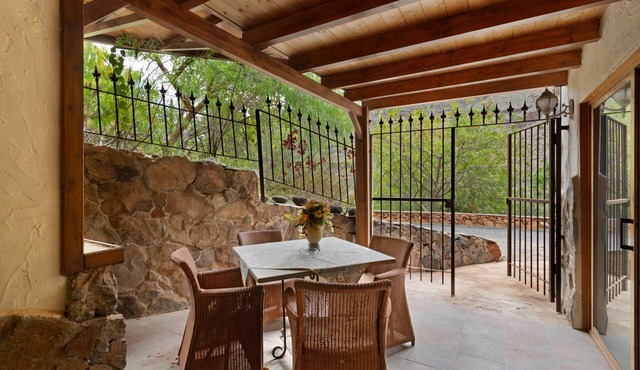 'Studio Martin' with Shared Pool, Shared Terrace and Wi-Fi