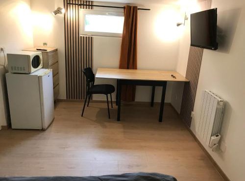 STUDIO à ROUILLON