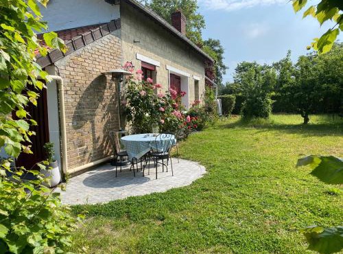 Studio épicéa avec jardin et stationnement dans charmante propriété proche gare