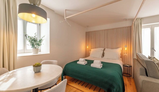 Studio 2 Downtown Lisbon Walkable Balcony
