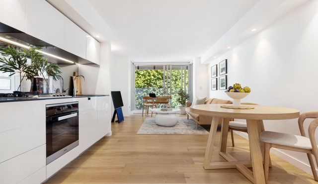 Studio 221 on Bondi Beach