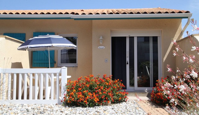 Studio 3 persons 50 m from the beach with private parking, Rated 3 stars