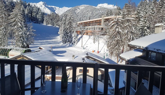 Studio 3 ppl, ski runs view, ski lifts at 50m