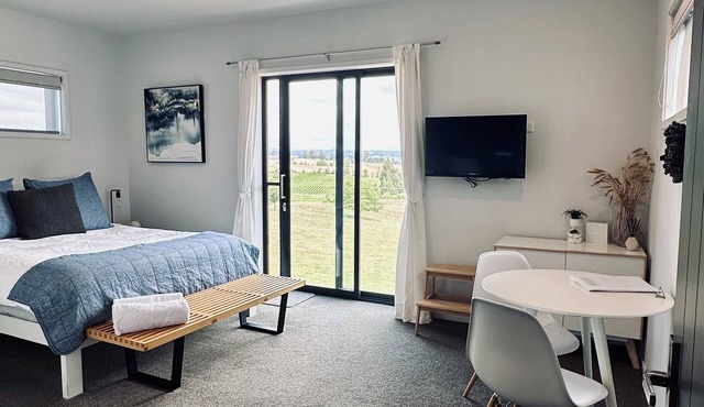 Studio 3, Studio Three - Tasman View Accommodation