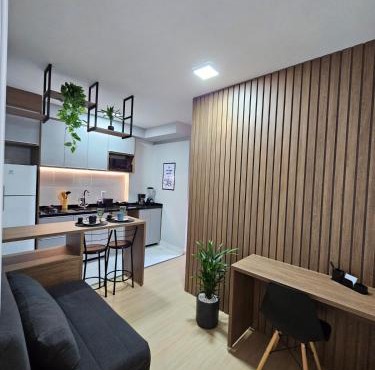 Studio 306, decorado com garagem e ar-condicionado