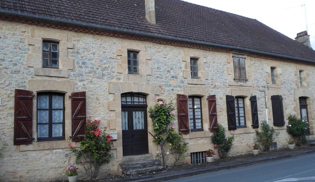 Studio 35 m2 with view of the old mill canal near downtown rue de la gare