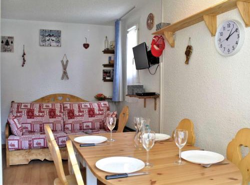 Studio 4 pers proche commerces et pistes à Risoul - FR-1-330-496
