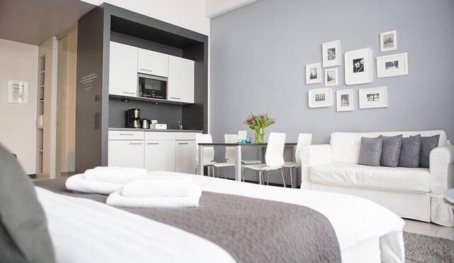 Studio 44, Apartment LIST - CENTRE, Wi-Fi, gym, BICYCLES, PITCH