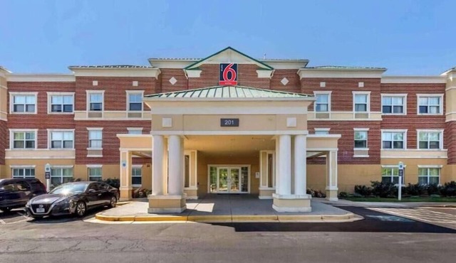 Studio 6 Gaithersburg|1 Queen|Nmsk|Sofa-Bed|Kitchen
