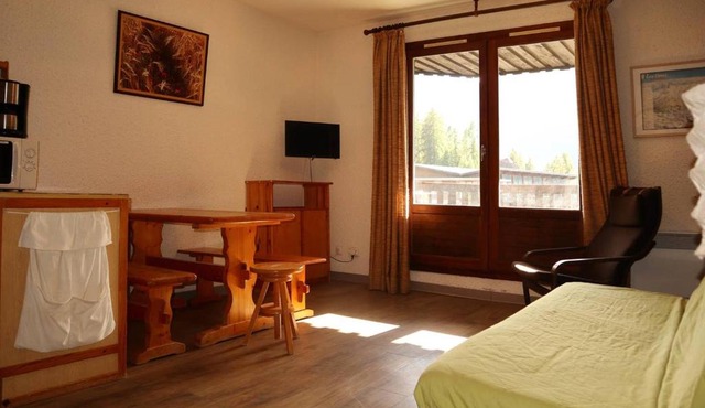 Studio 6 pers, sud, centre station, balcon, accès pistes - FR-1-322-133