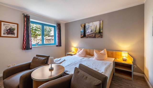 Studio Apartment 'Fewo Inselblick - Am Schweriner See' with Lake View, Private Terrace and Wi-Fi