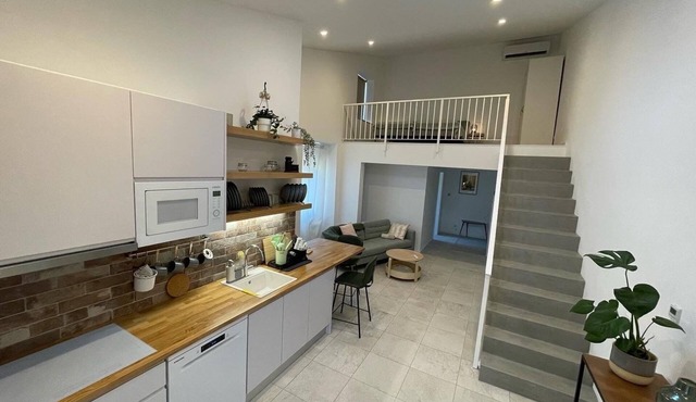 Studio apartment in the mountains 15 minutes from the beach, ideal for relaxing.