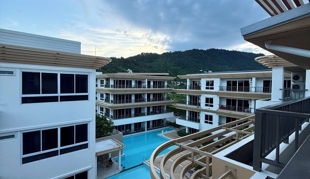 Studio appartment at The Terraza with shared pool in great area!