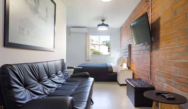 Studio AC Hot tub Exito Apartment AC Free Guests