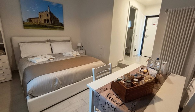 Studio 'Adelchi' with Wi-Fi and Air Conditioning