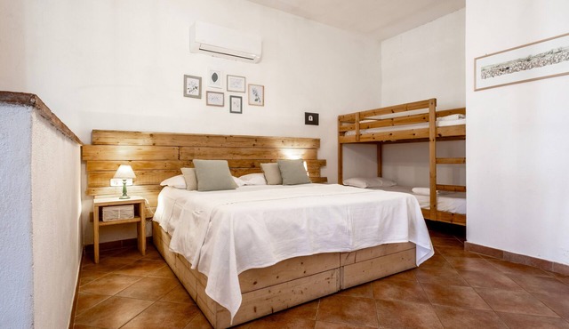 Studio 'Agriturismo Vallerana Il Gelsomino' with Private Terrace, Wi-Fi and Air Conditioning