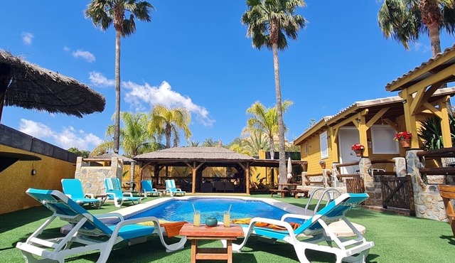 Studio 'Aitana' with Shared Pool, Wi-Fi and Air Conditioning