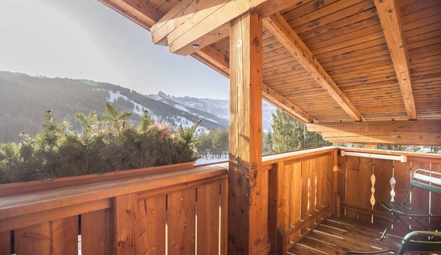 Studio Apartment “Ciasa ai Pini 210” near Ski Lifts with Mountain View & Sauna