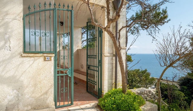 Studio Apartment "Rosa" with Sea View, Private Terrace & A/C