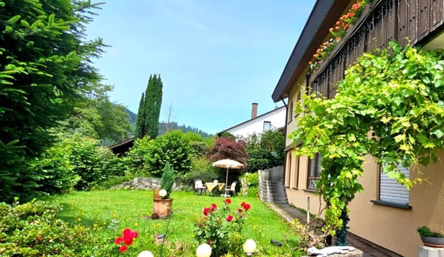 Studio Apartment 'Ferienwohnung Wyss' with Mountain View, Private Garden and Wi-Fi
