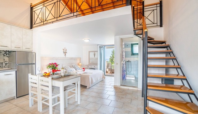 Studio Apartment 'Premier Family 5' with Shared Pool, Wi-Fi and Air Conditioning