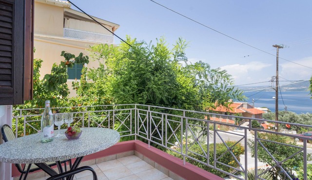 Studio Apartment '3 Adults No 3' with Sea View, Wi-Fi and Air Conditioning