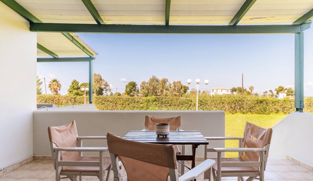 Studio Apartment '3' with Private Terrace, Wi-Fi and Air Conditioning