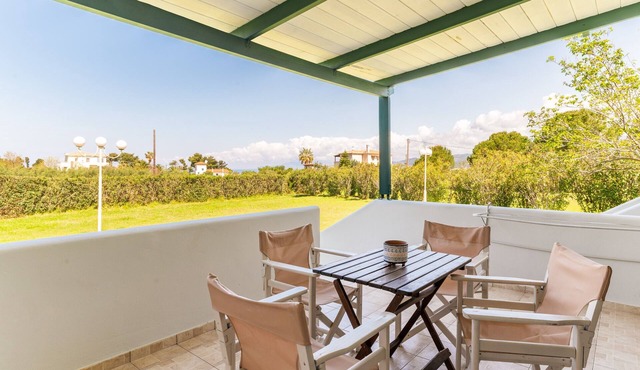 Studio Apartment '5' with Private Terrace, Wi-Fi and Air Conditioning