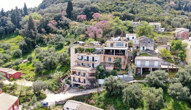 Studio Apartment "75 steps taverna two-bedroom" with Sea View, Balcony & Wi-Fi