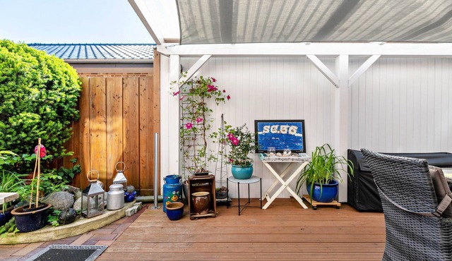 Studio Apartment 'Alte Tischlerei Hemmingstedt' with Private Terrace, Shared Garden and Wi-Fi