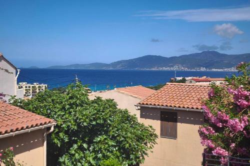 Studio apartment a stone's throw from Agosta beach